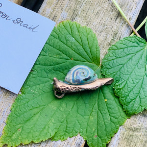 Hanger Green snail